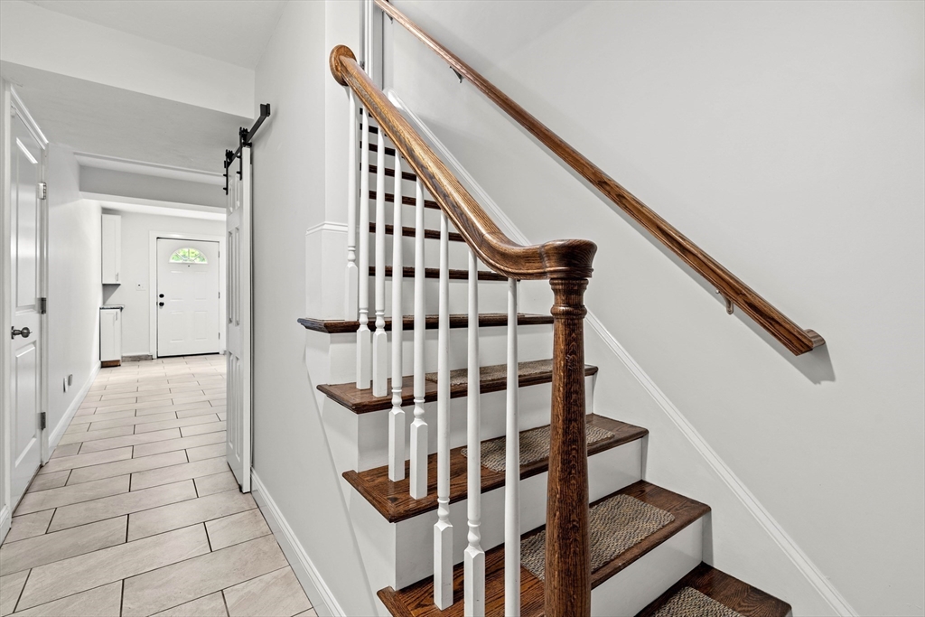 24 Bartlett Ave 24