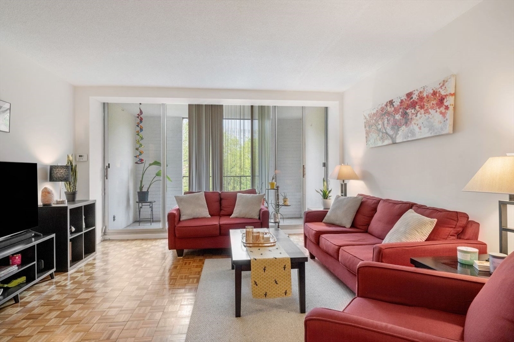 33 Pond Ave #409, Brookline, MA Photo #3