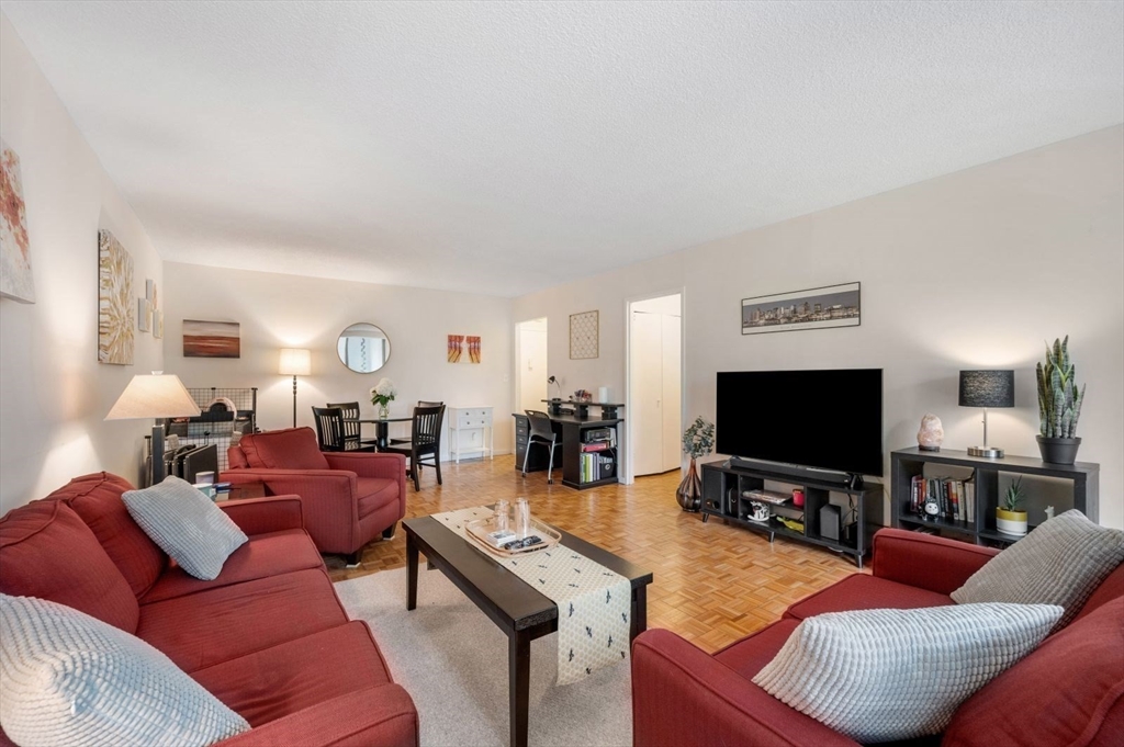 33 Pond Ave #409, Brookline, MA Photo #7