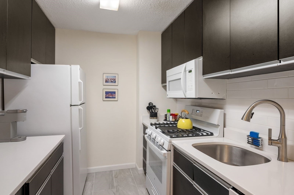 33 Pond Ave #409, Brookline, MA Photo #11