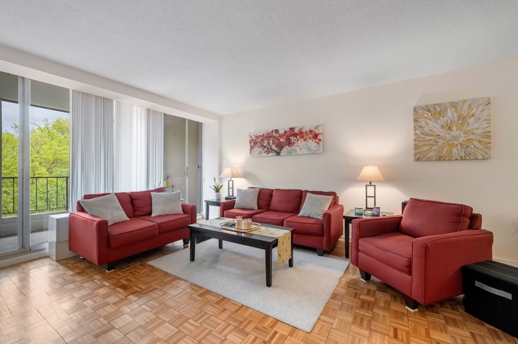 33 Pond Ave #409, Brookline, MA Photo #2
