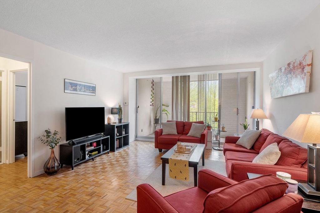 33 Pond Ave #409, Brookline, MA Photo #6