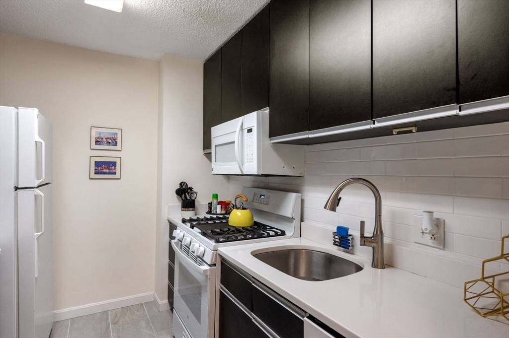 33 Pond Ave #409, Brookline, MA Photo #10