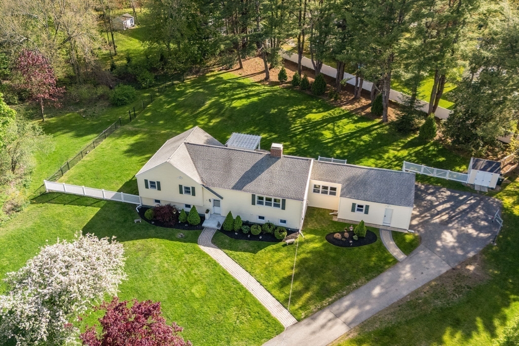 13 Pinecrest Road, Andover, MA Photo #4