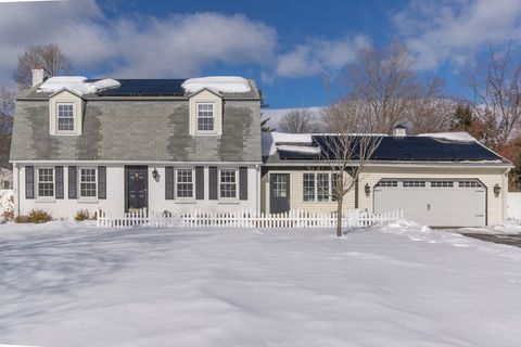 20 Kimberly Cir Longmeadow MA 01106