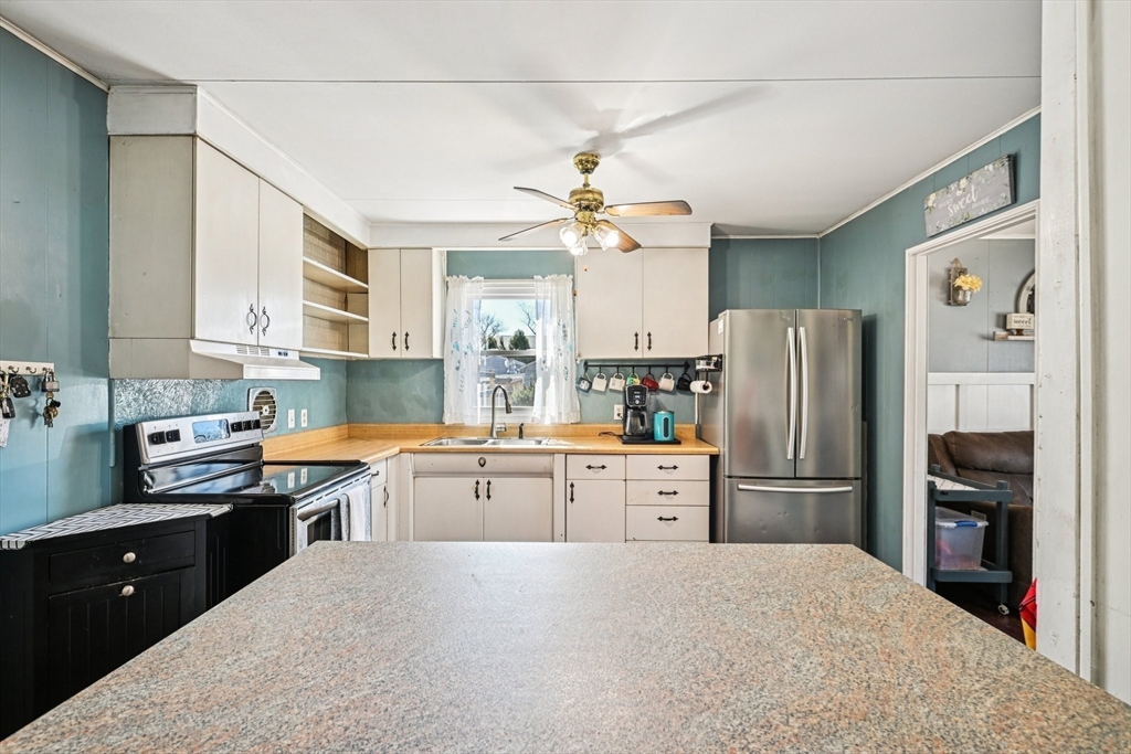 5 Crestwood Ave, Plainville, MA Photo #5