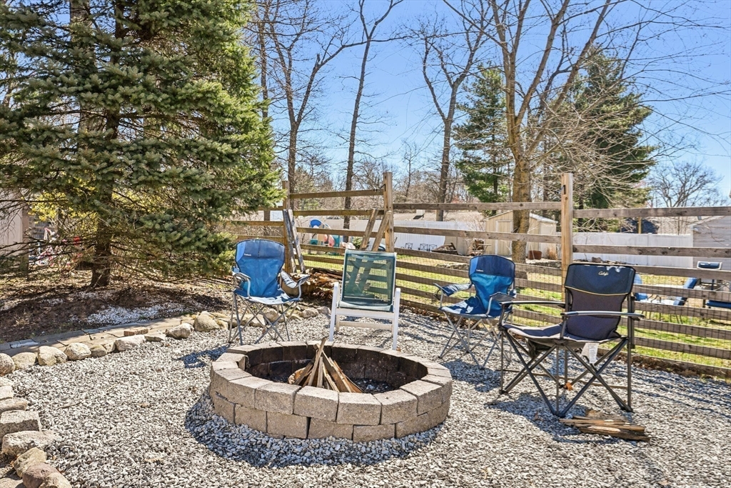5 Crestwood Ave, Plainville, MA Photo #21
