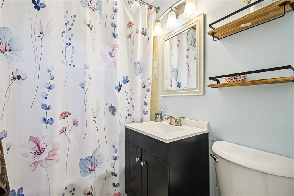 5 Crestwood Ave, Plainville, MA Photo #13