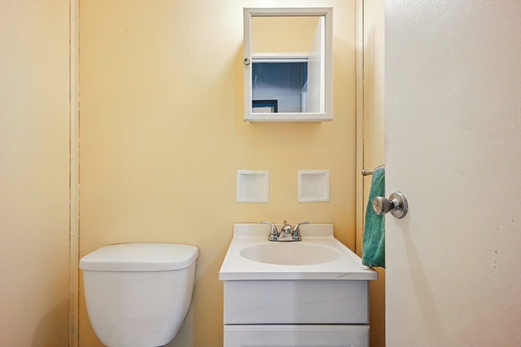 5 Crestwood Ave, Plainville, MA Photo #12