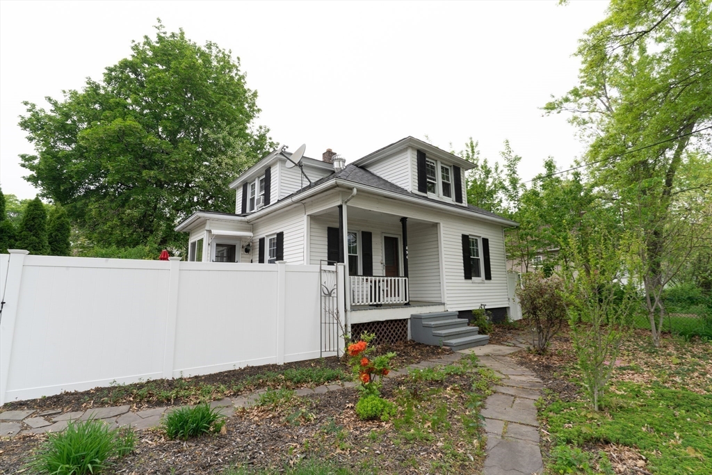 896 Berkshire Ave