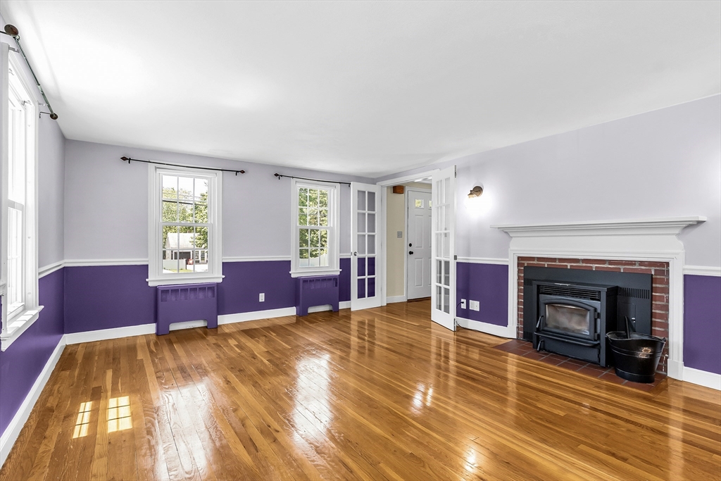 370 Main St