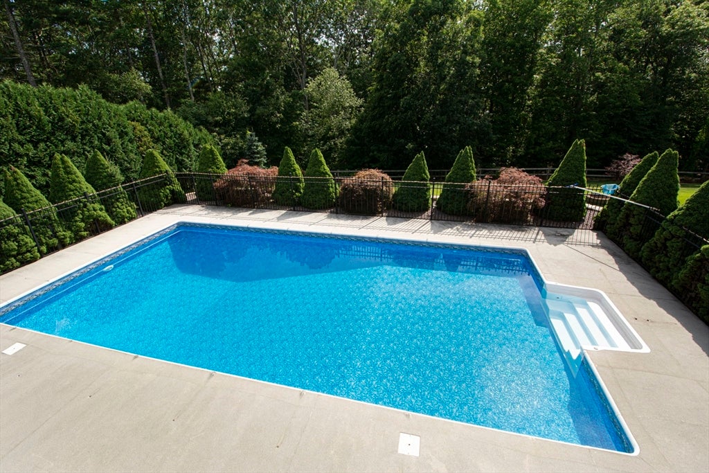 114 Upper Gore Rd, Webster, MA Photo #4