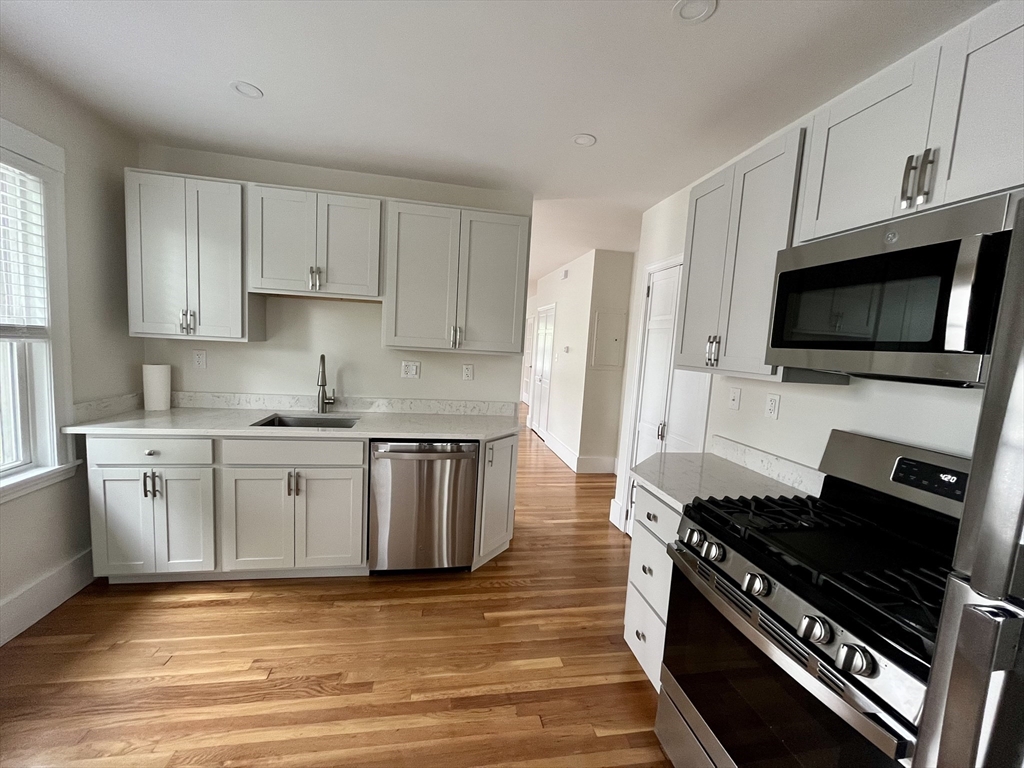 1461 Centre Street 2