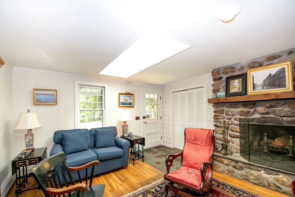 4 Old Forge Rd
