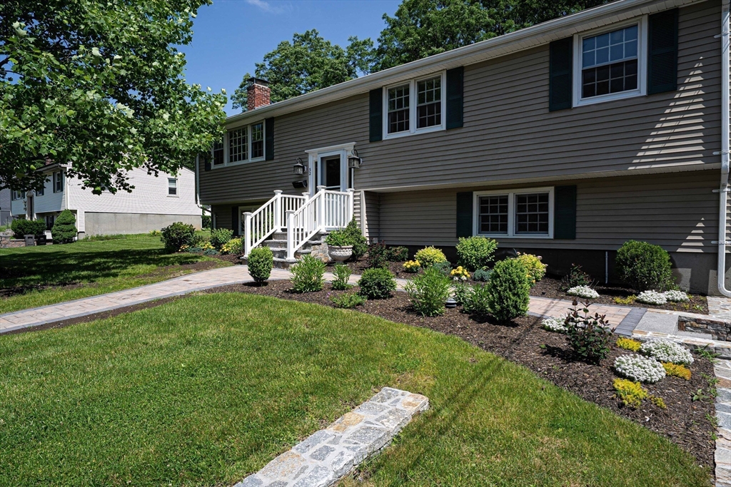 32 Eaton Road W