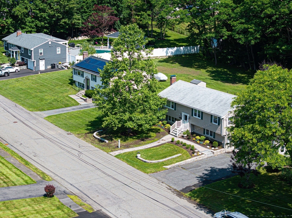 32 Eaton Road W