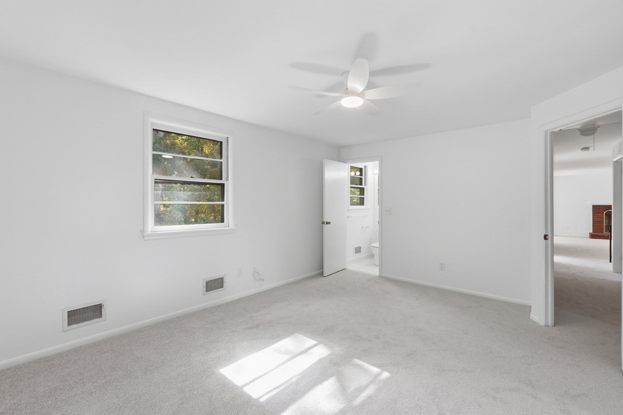 4 Angelica Dr, Framingham, MA Photo #15