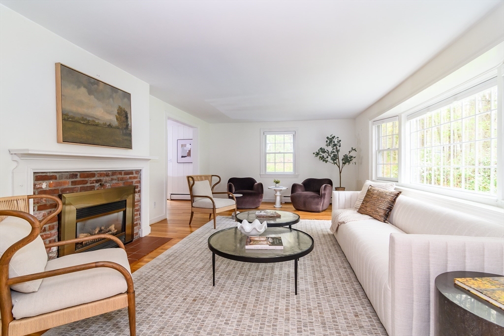5 Wayland Hills Rd