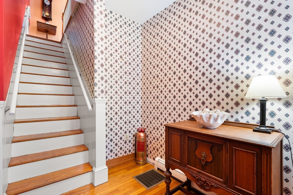 52 Lewis Ave