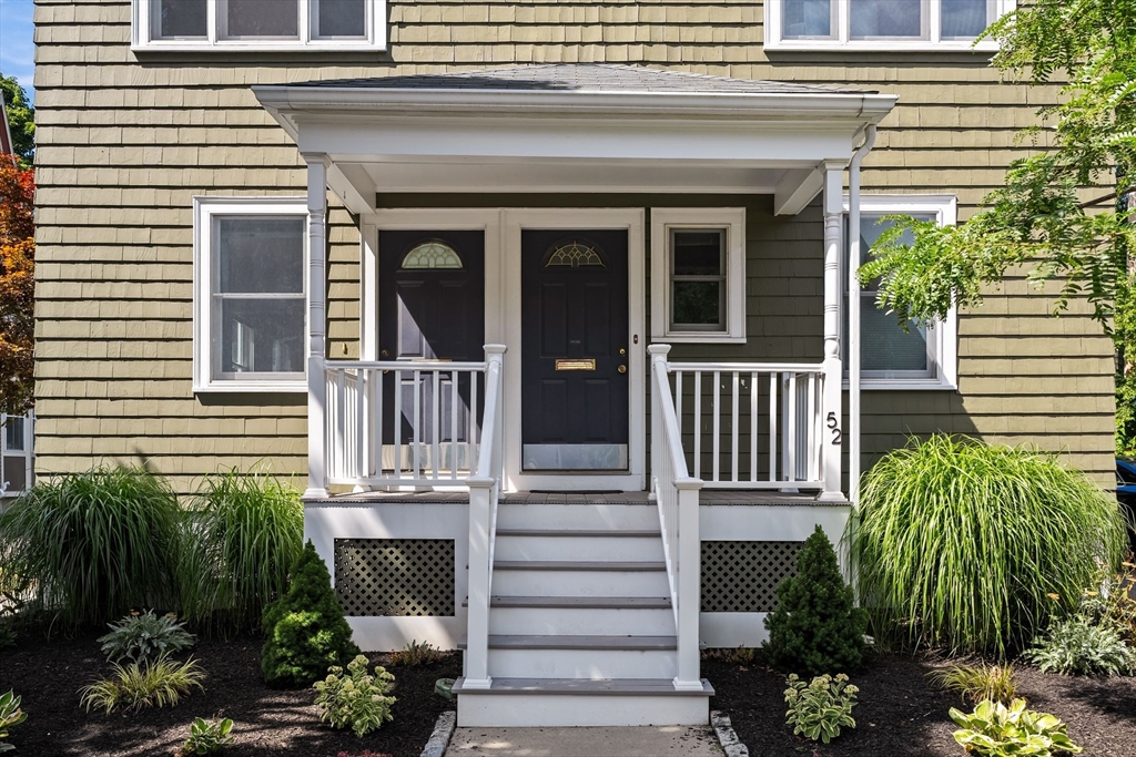 52 Lewis Ave