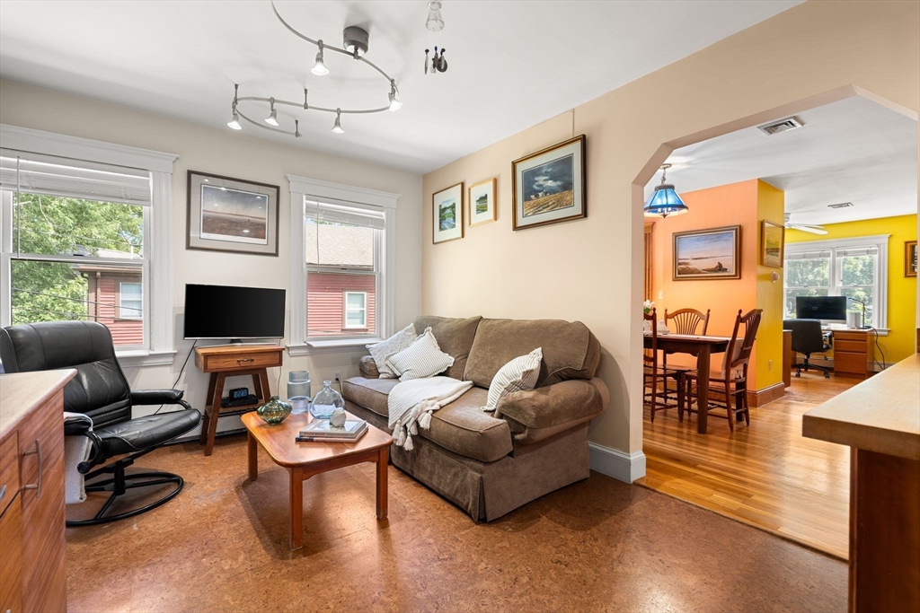 52 Lewis Ave