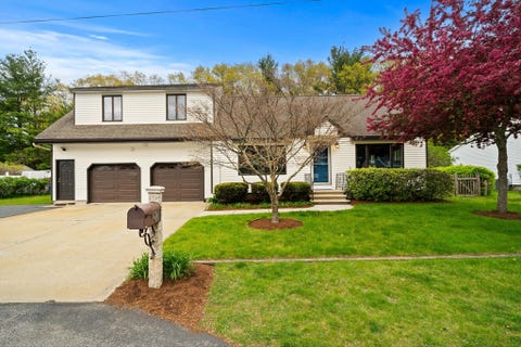 Photo of 20 Euclid Rd, Tewksbury, MA 01876 (MLS # 73517606)