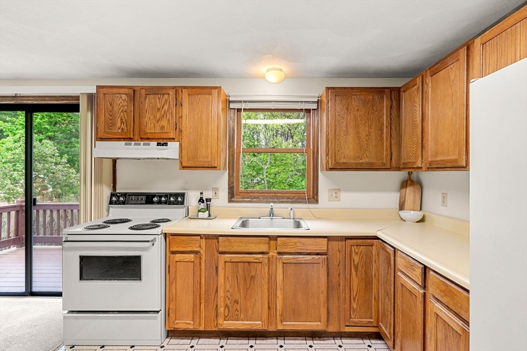 20 Euclid Rd, Tewksbury, MA, 20 Euclid Rd, Tewksbury, MA Photo #22