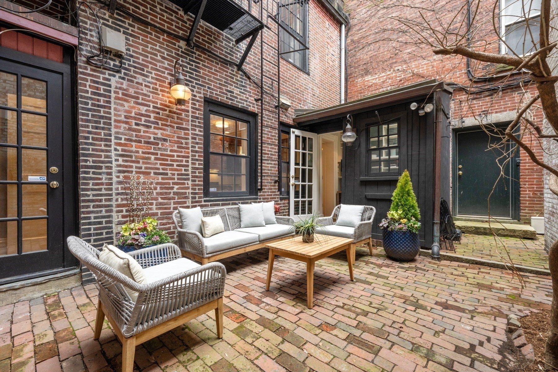 14 Pinckney Street, Boston MA 02114