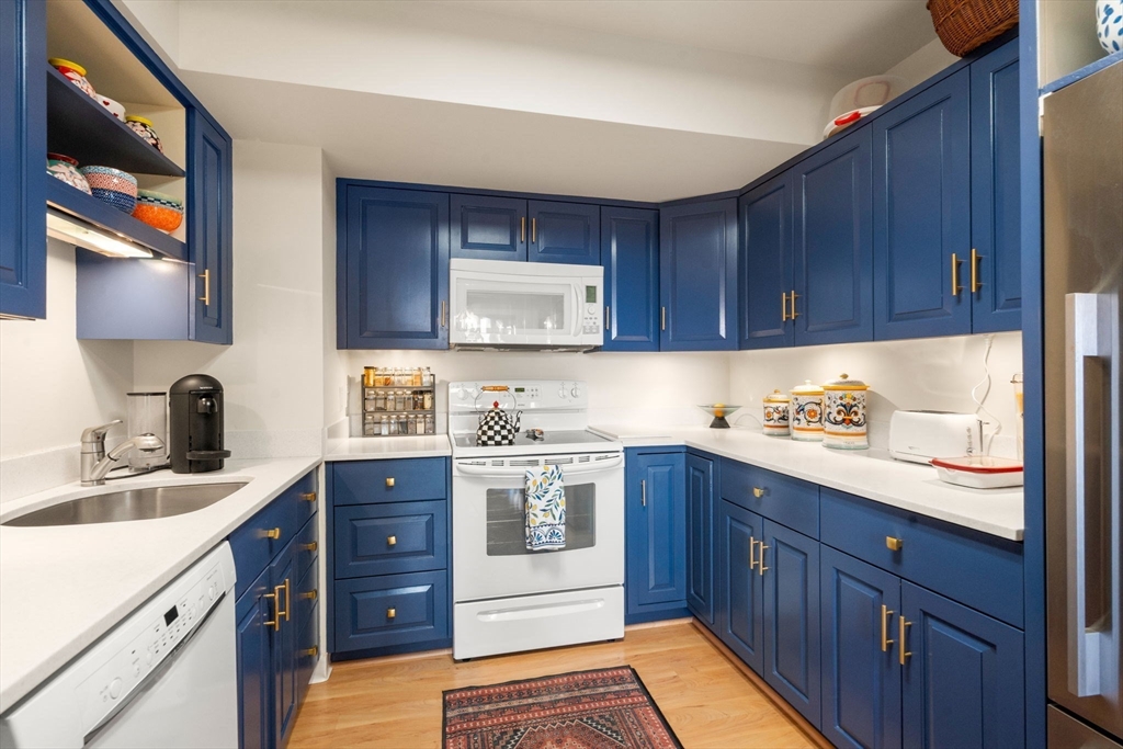 250 Hammond Pond Parkway 1406N