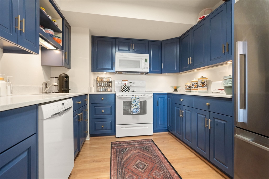 250 Hammond Pond Parkway 1406N