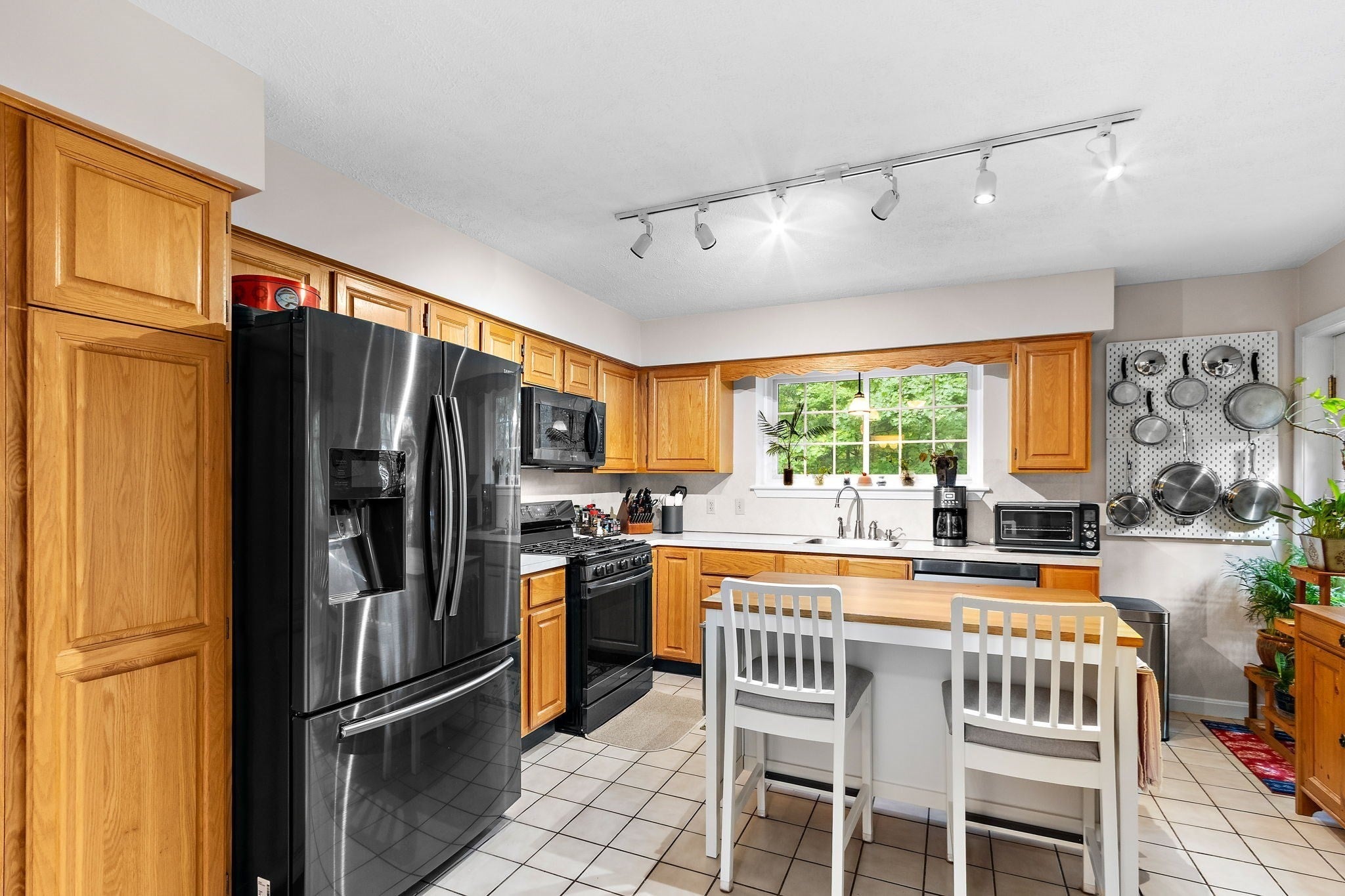 12 Country Club Ln #D, Milford, MA, 12 Country Club Ln #D, Milford, MA Photo #5