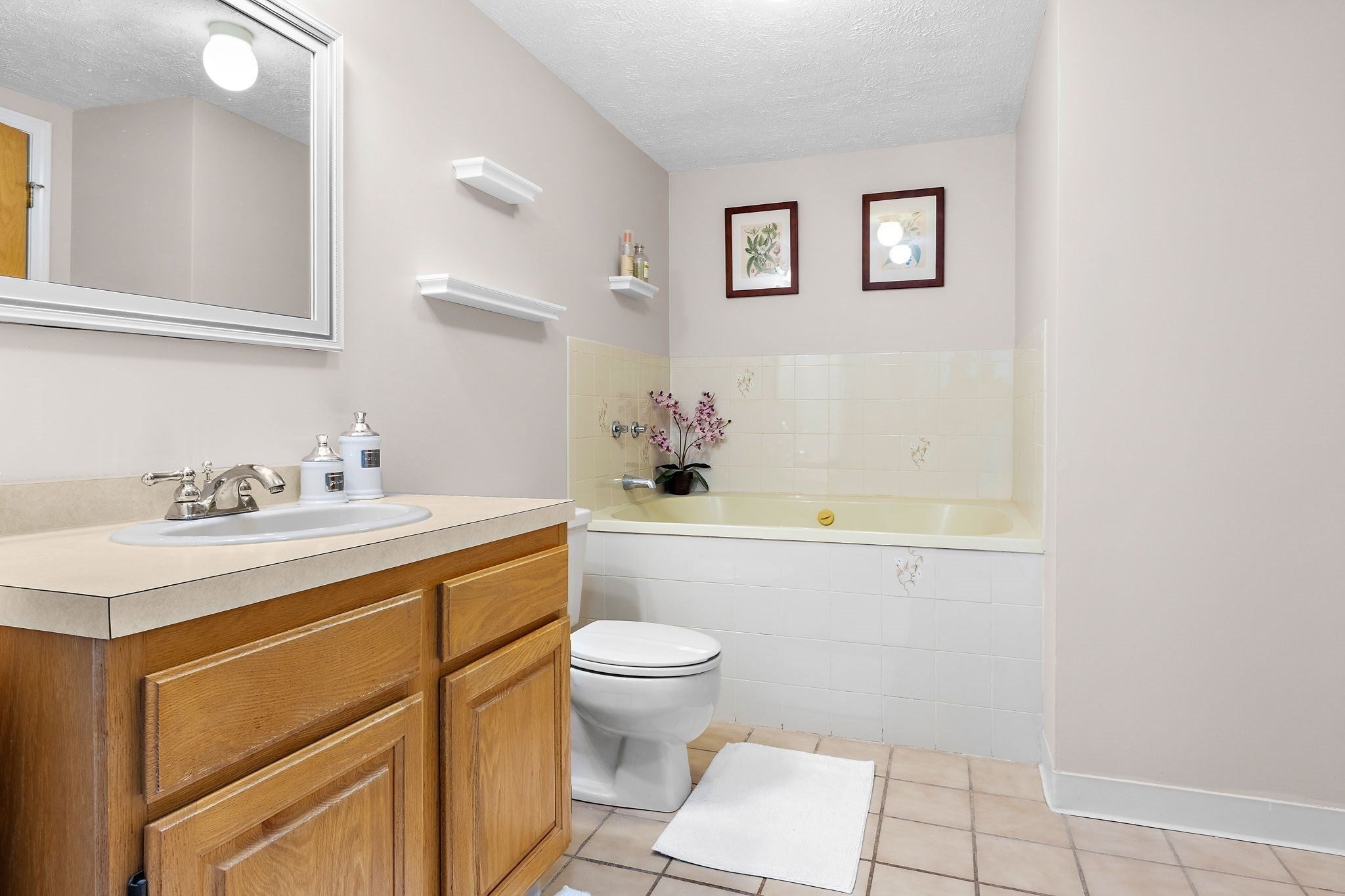 12 Country Club Ln #D, Milford, MA, 12 Country Club Ln #D, Milford, MA Photo #20