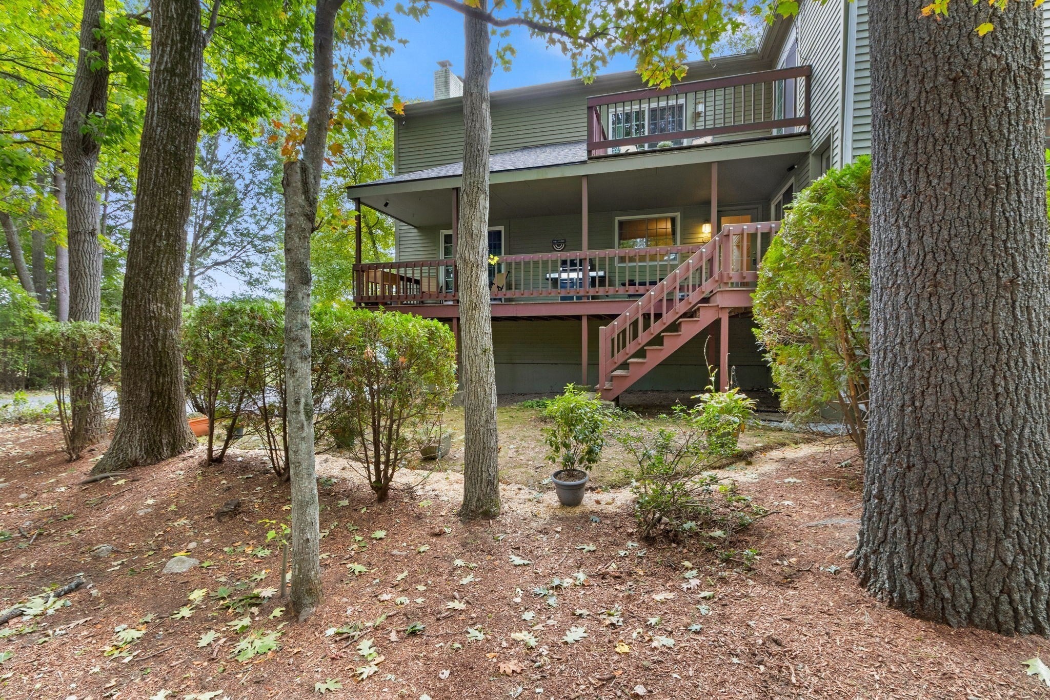 Photo of 12 Country Club Ln, Milford, MA