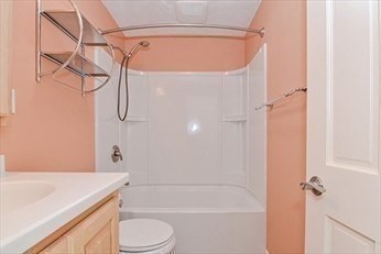 Franklin, Massachusetts 02038, United States, 2 Bedrooms Bedrooms, ,1 BathroomBathrooms,Residential,Active,115760