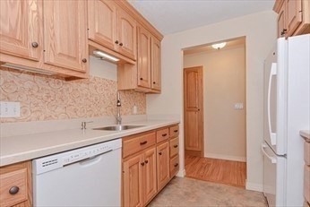 Franklin, Massachusetts 02038, United States, 2 Bedrooms Bedrooms, ,1 BathroomBathrooms,Residential,Active,115760