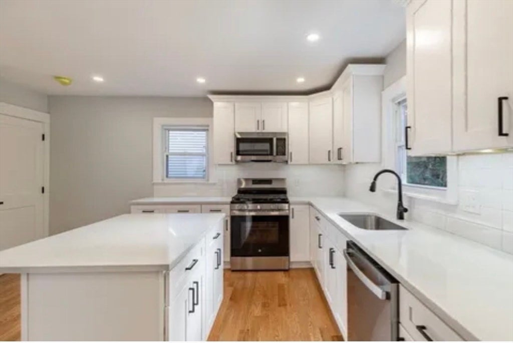 10 Williams Ave