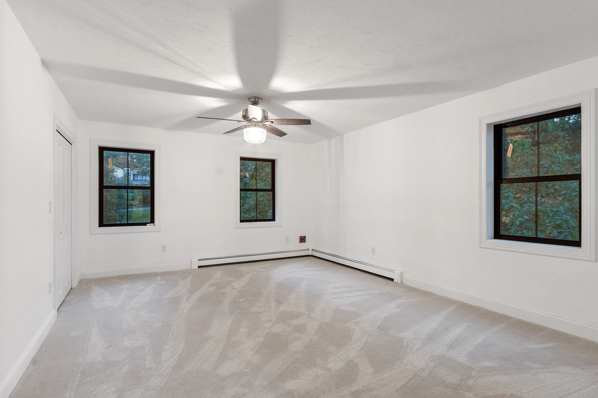 16 E Applewood Dr, Charlton, MA, 16 E Applewood Dr, Charlton, MA Photo #28