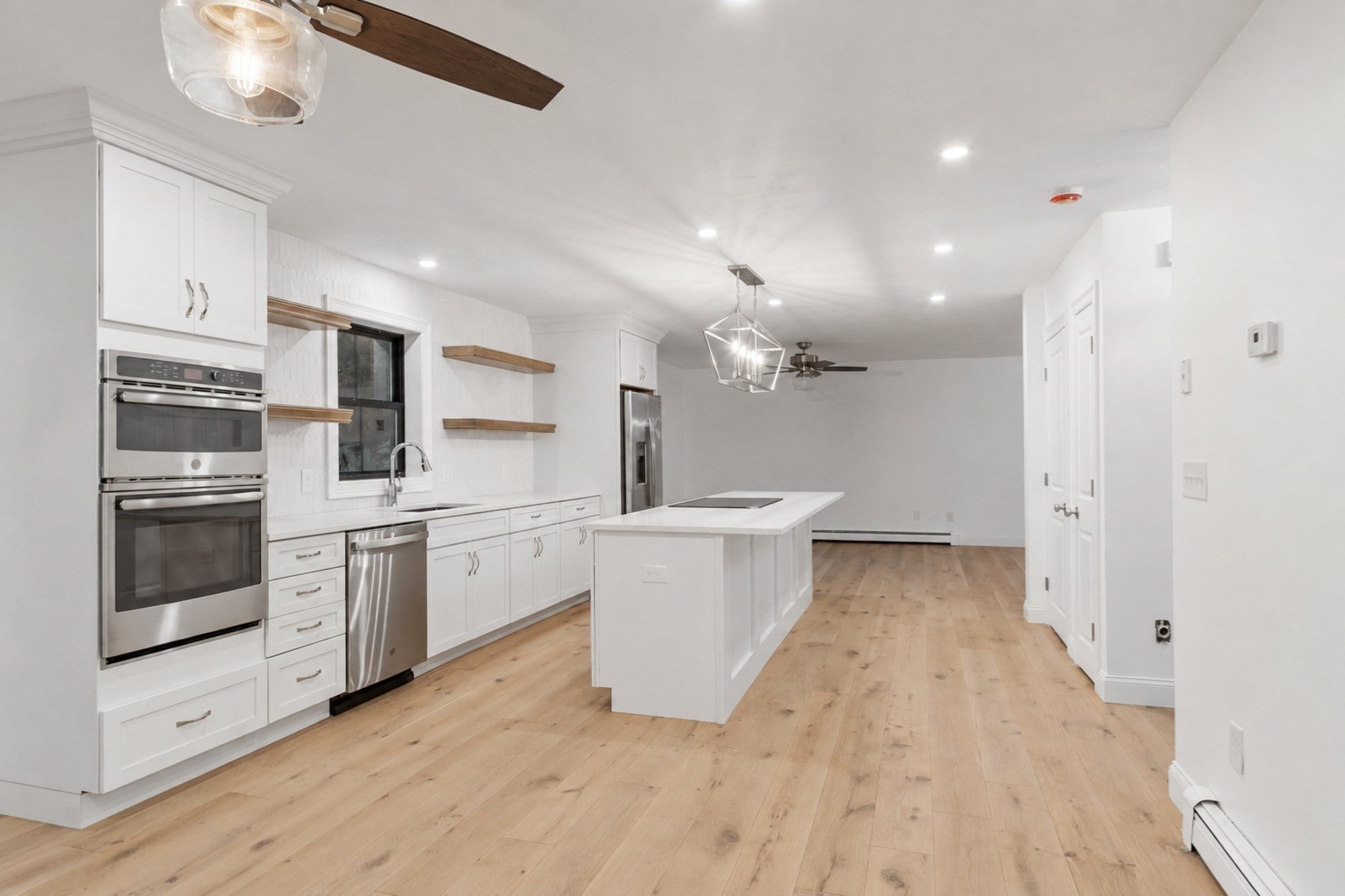 16 E Applewood Dr, Charlton, MA, 16 E Applewood Dr, Charlton, MA Photo #3