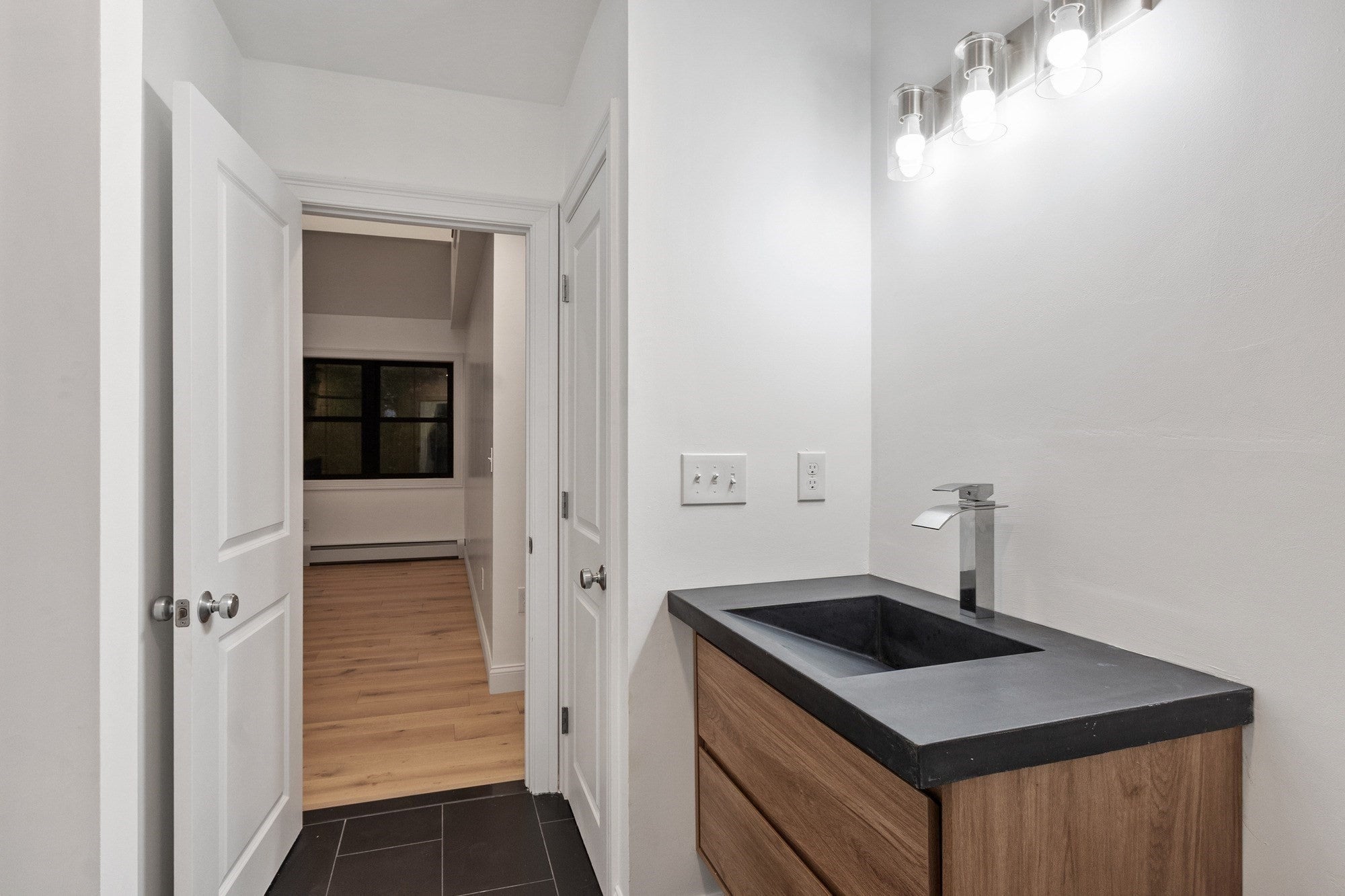 16 E Applewood Dr, Charlton, MA, 16 E Applewood Dr, Charlton, MA Photo #32