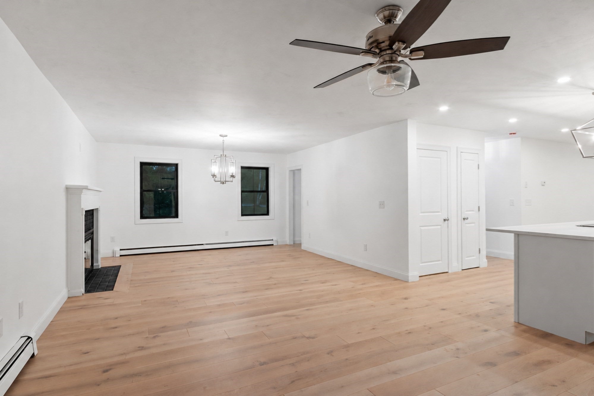 16 E Applewood Dr, Charlton, MA, 16 E Applewood Dr, Charlton, MA Photo #10