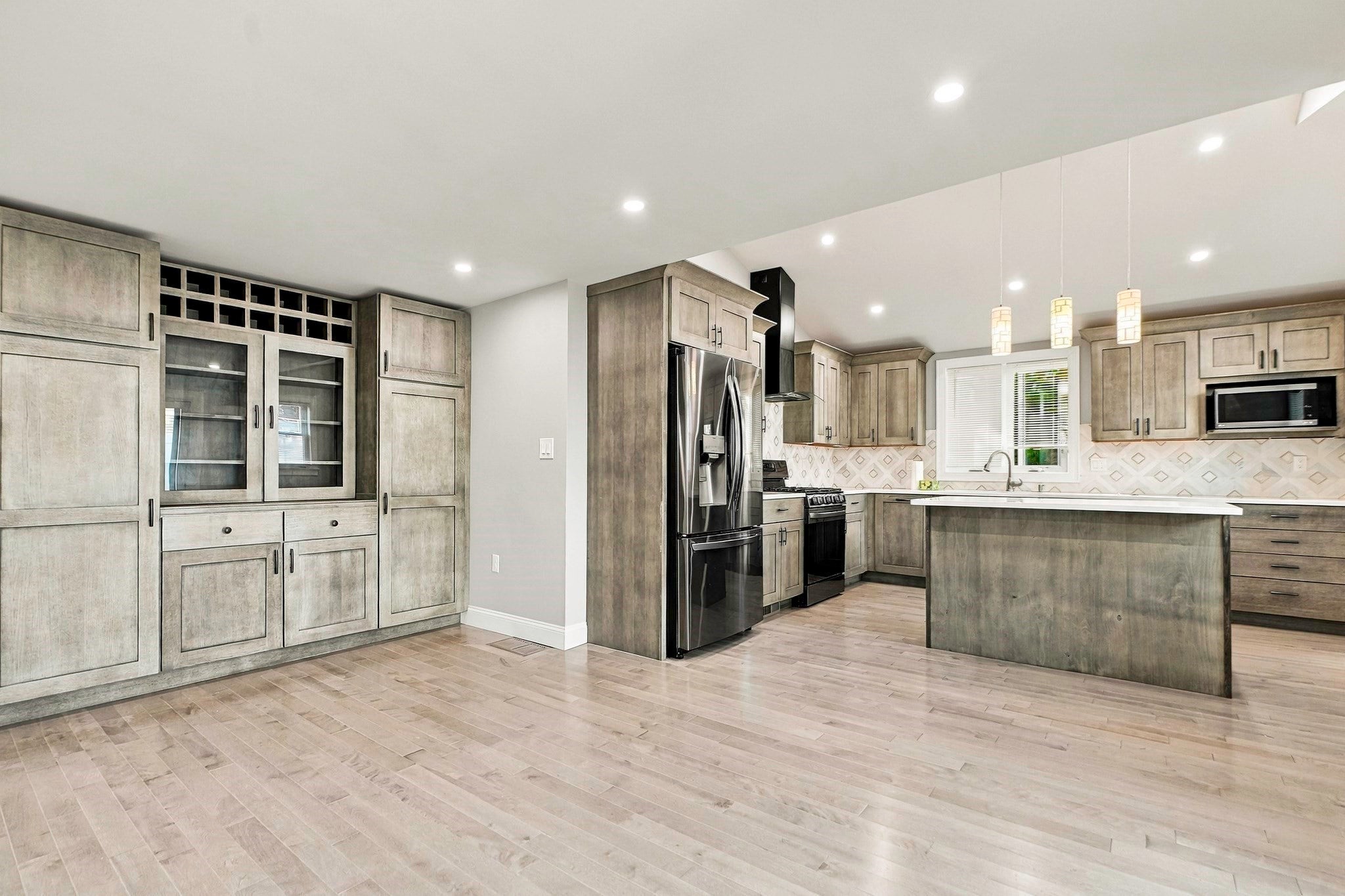 47 Rosedale Rd, Watertown, MA Photo #11