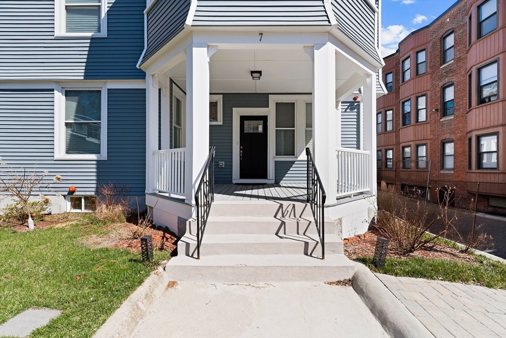 7 Waumbeck St #3, Boston, MA Photo #8
