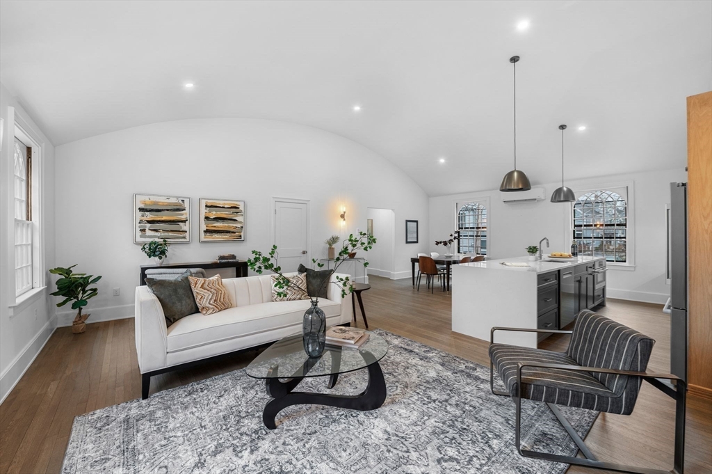 132 - 134 Elm Street 132