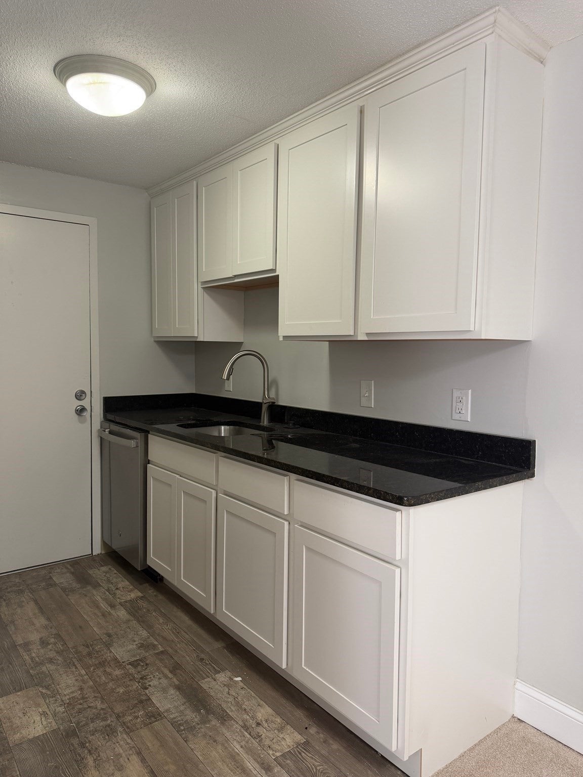 27 Village Rock Lane 22