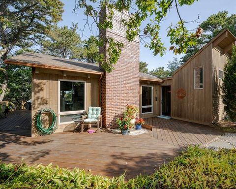 9 Kinnikinnick Road Truro MA 02666