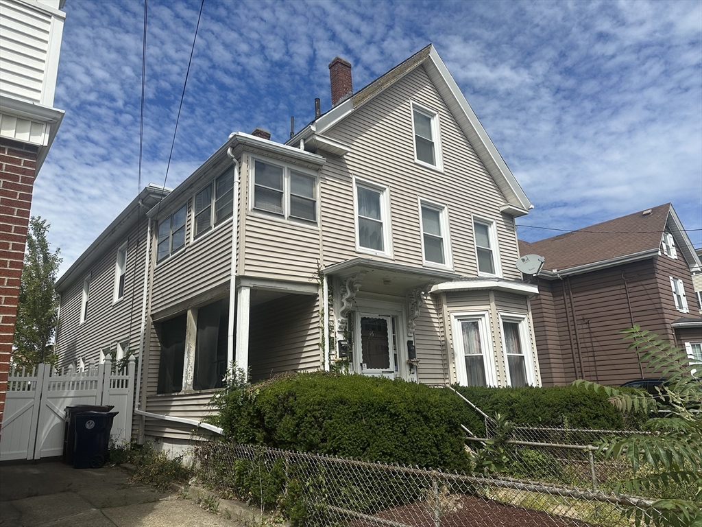 16 Oakes St