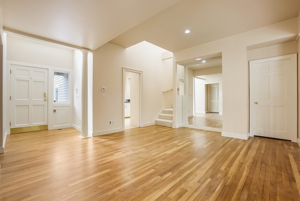 25 Hopewell Farm Rd 25