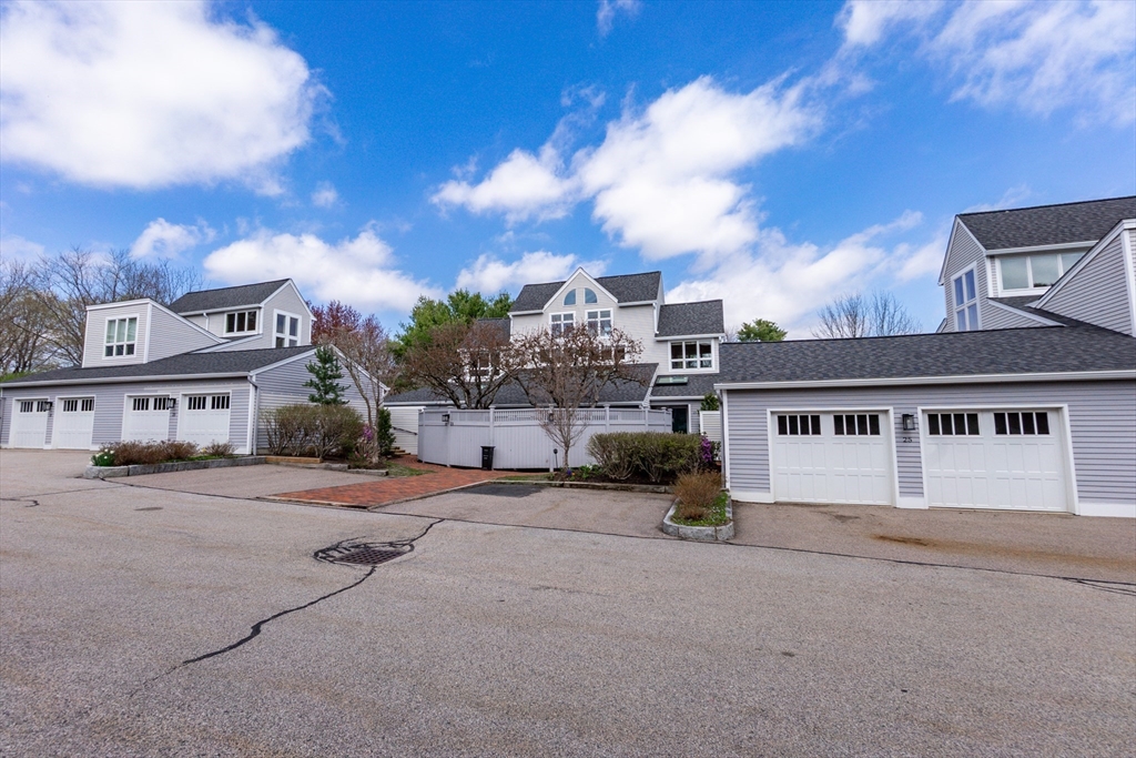 25 Hopewell Farm Rd 25