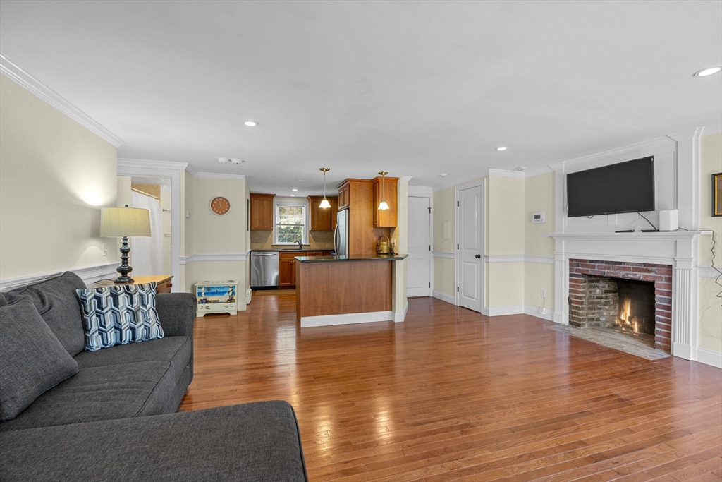 Chatham, Massachusetts 02650, United States, 2 Bedrooms Bedrooms, ,1 BathroomBathrooms,Residential,Active,223447