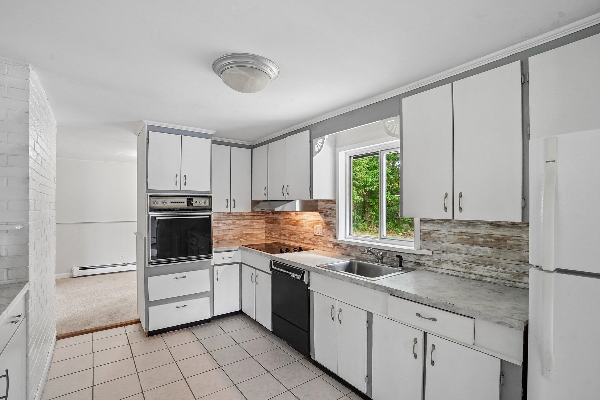 237 Hovenden Ave, Brockton MA 02302